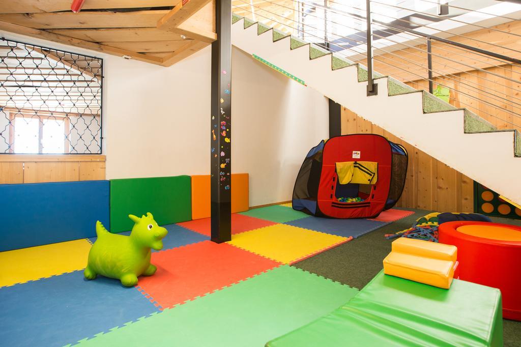 Berghaus Nagens Hostel Flims Ngoại thất bức ảnh